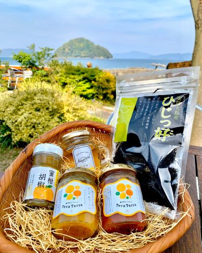 自家農園産の生果実や周防大島の産物・産品
